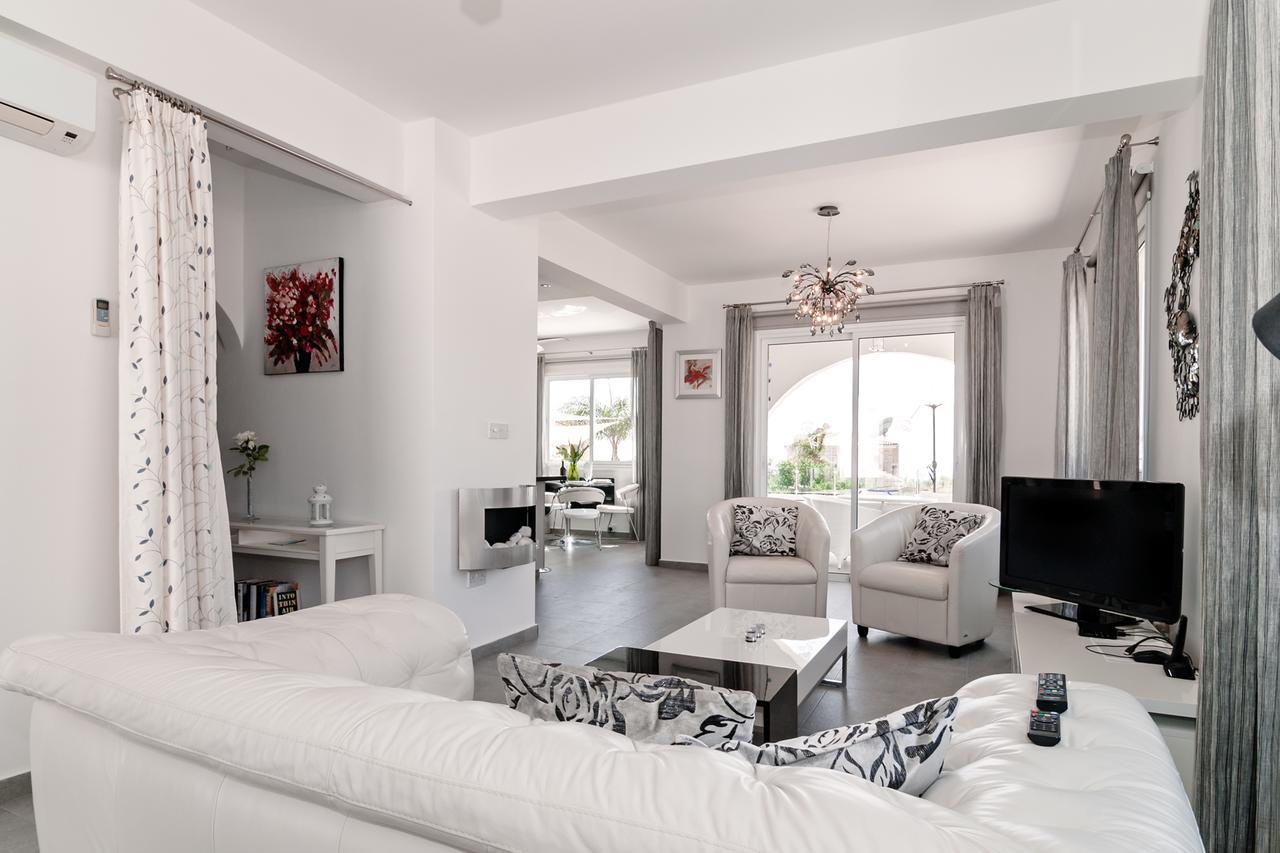 Villa Verdi: Luxury Villa With Private Pool Peyia Dış mekan fotoğraf